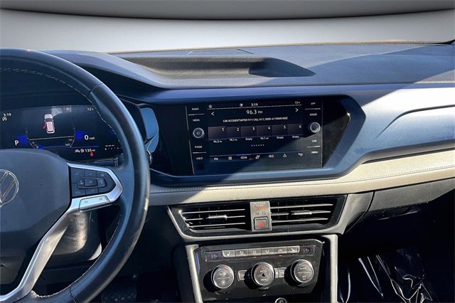 Used 2024 Volkswagen Taos SE image 9