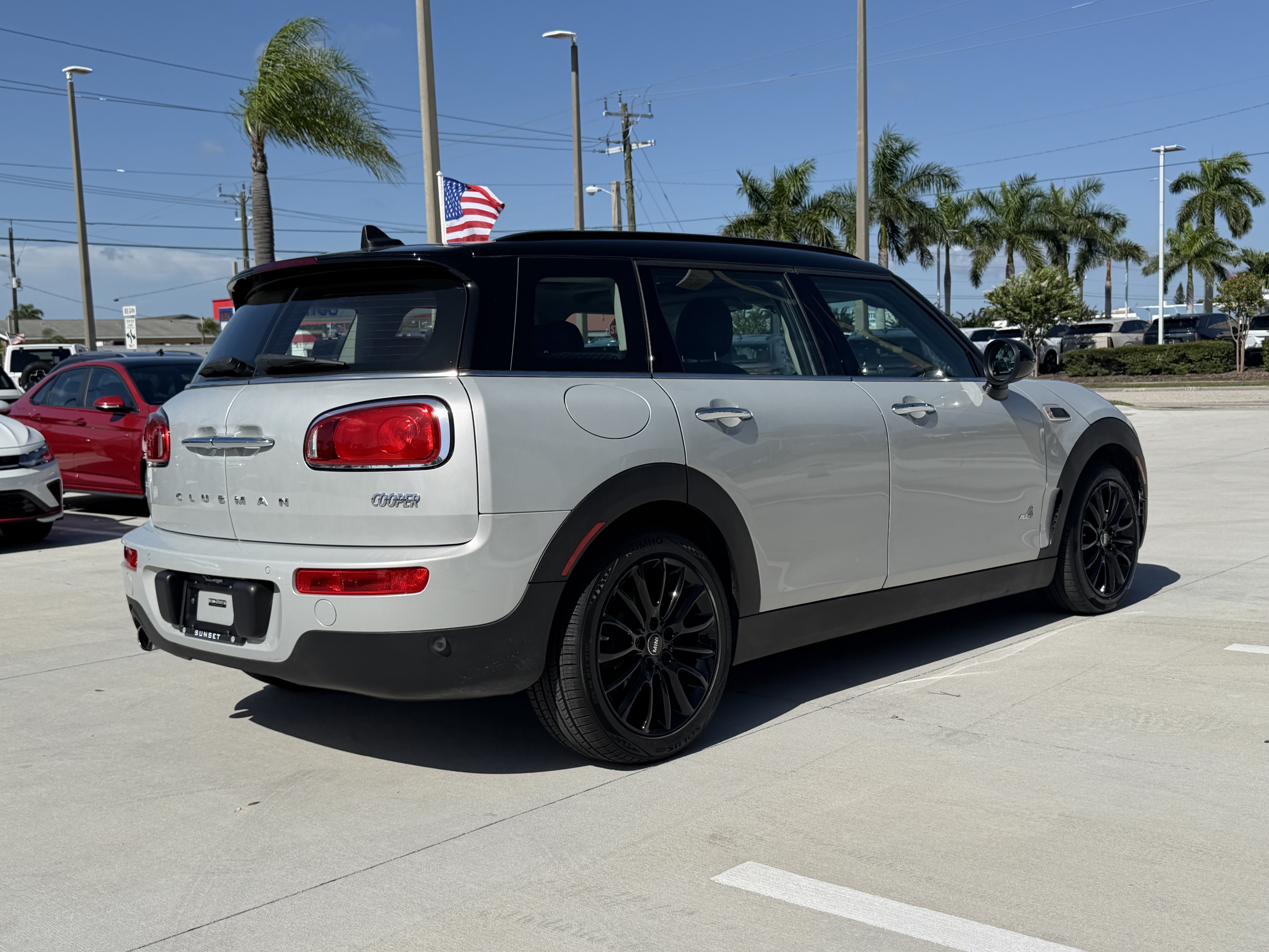 Used 2019 MINI Cooper Clubman ALL4 AWD/4WD image 3