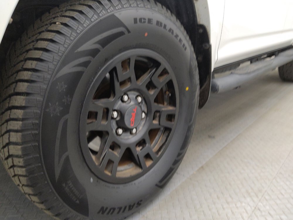 Used 2018 Toyota 4Runner SR5 RWD image 31