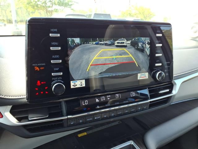 Used 2022 Toyota Sienna Limited FWD image 19