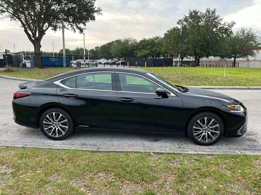 Used 2021 Lexus ES 300h w/ Premium Package FWD image 7