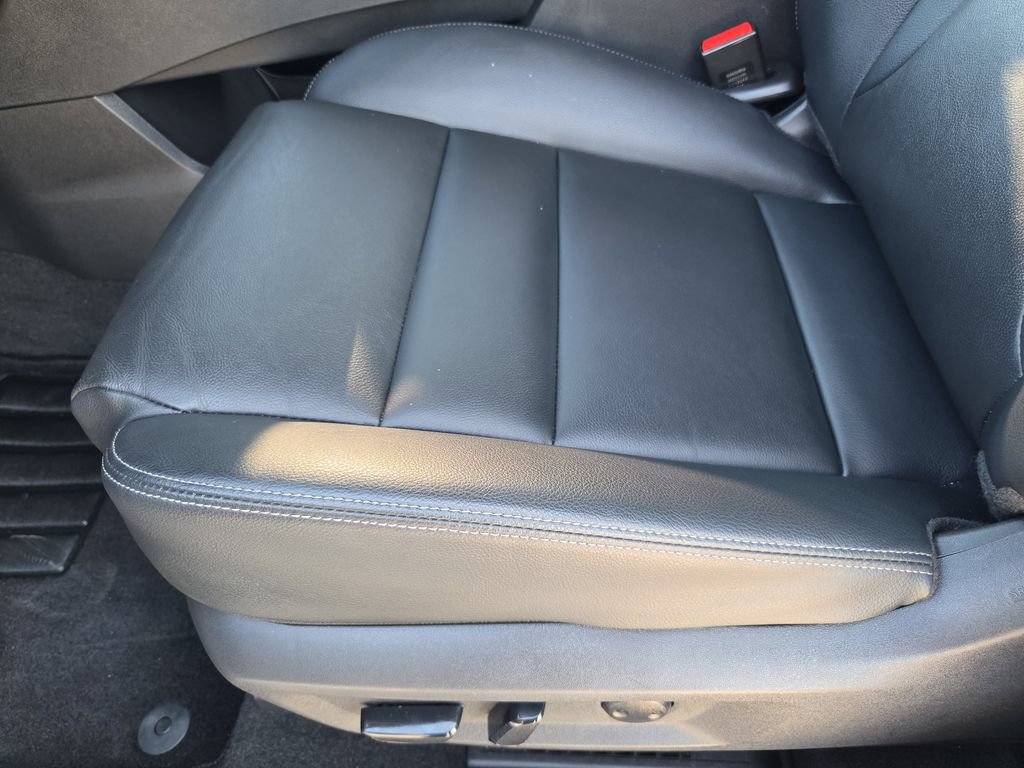 Used 2025 Nissan Rogue SL w/ SL Premium Package FWD image 21