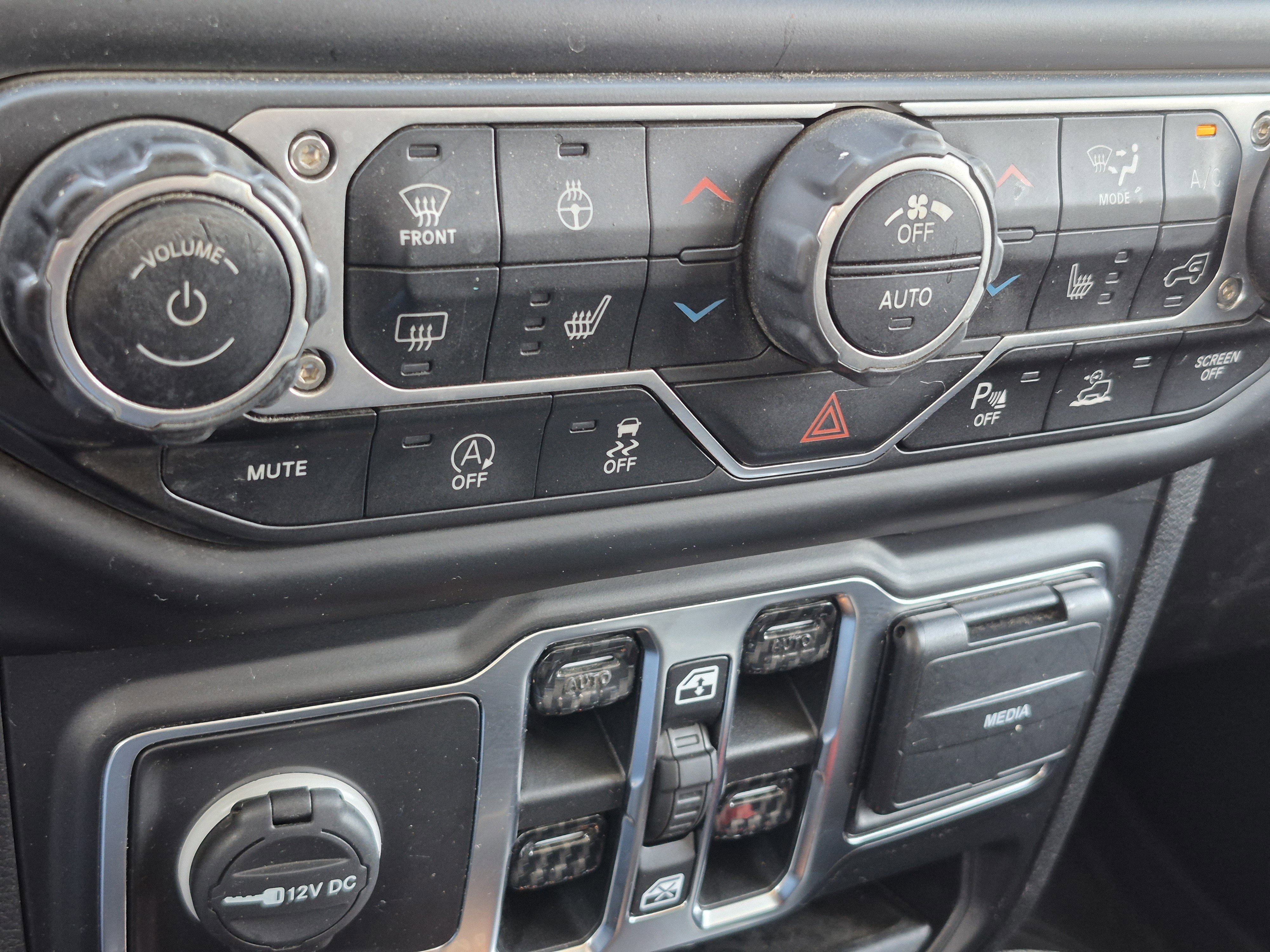 Used 2021 Jeep Gladiator Rubicon w/ LED Lighting Group image 23