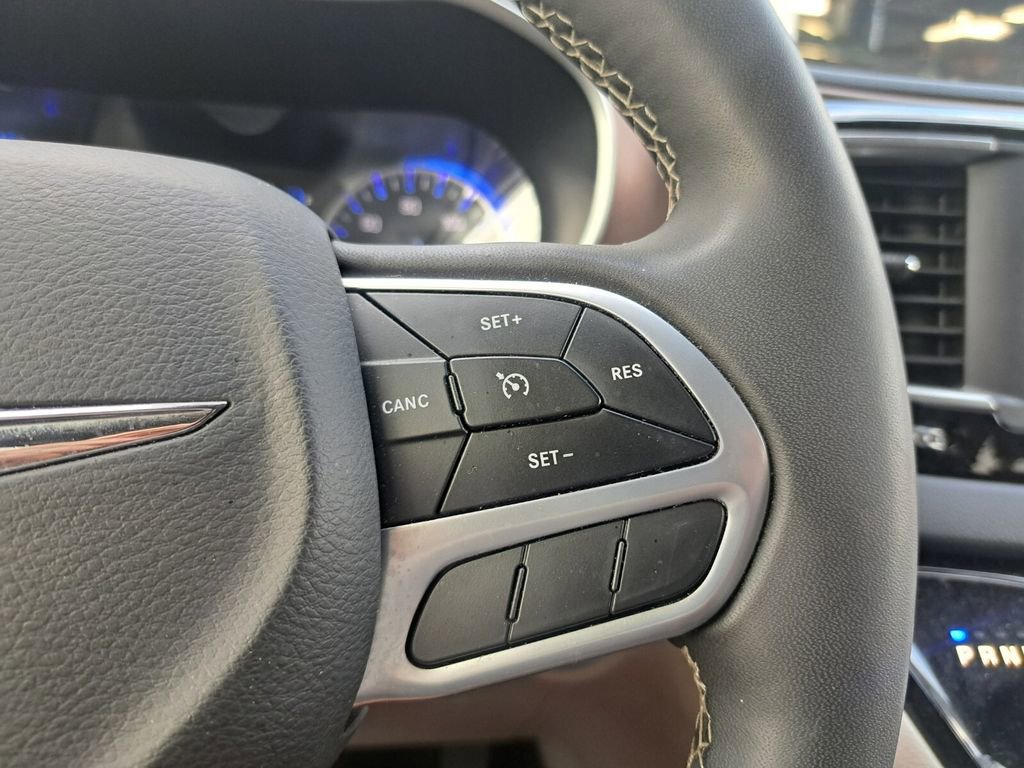 Used 2023 Chrysler Voyager LX image 13