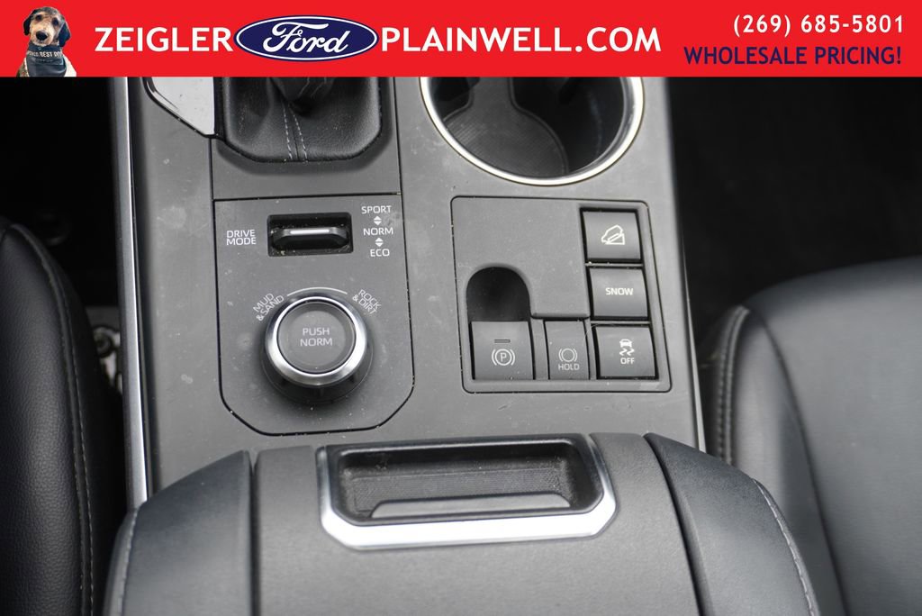 Used 2023 Toyota Highlander L image 23