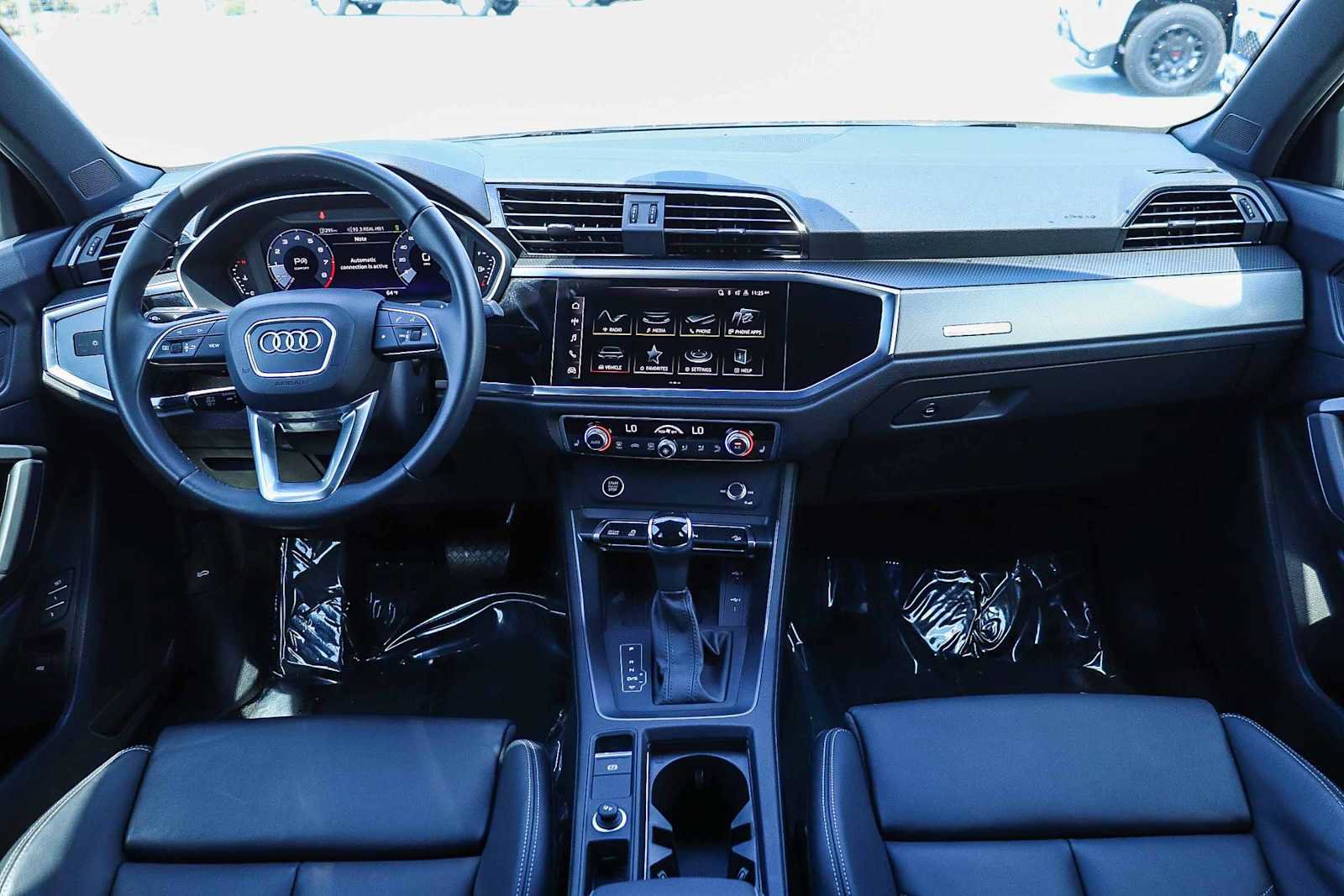 Used 2025 Audi Q3 2.0T Premium w/ Convenience Package AWD/4WD image 16