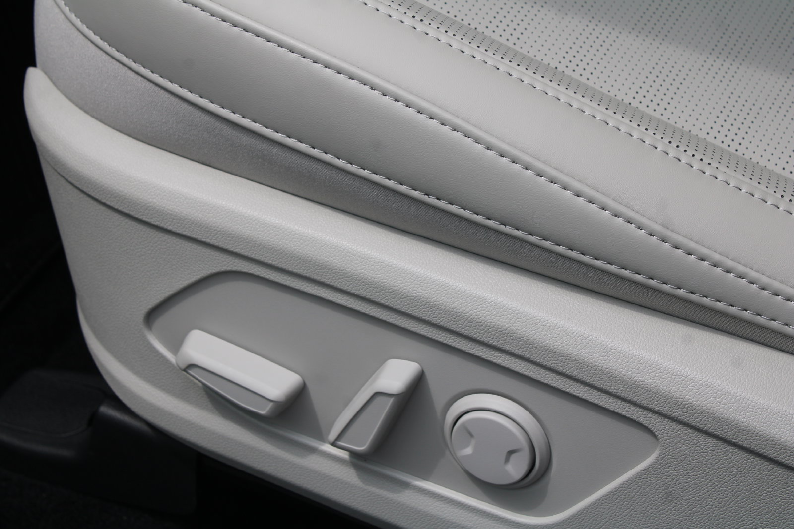 New 2026 Kia Sorento EX w/ EX Premium Package FWD image 24