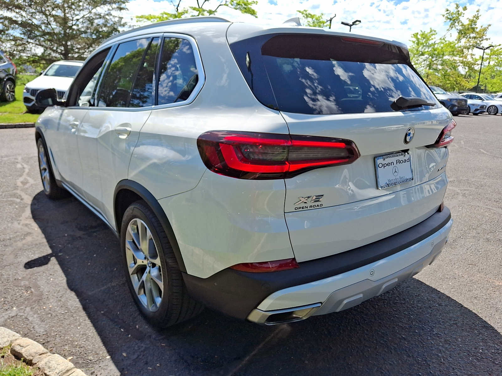 Used 2023 BMW X5 xDrive40i w/ Parking Assistance Package AWD/4WD image 4