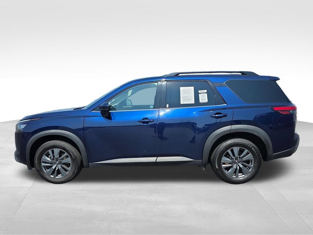 Used 2024 Nissan Pathfinder SV AWD/4WD image 3