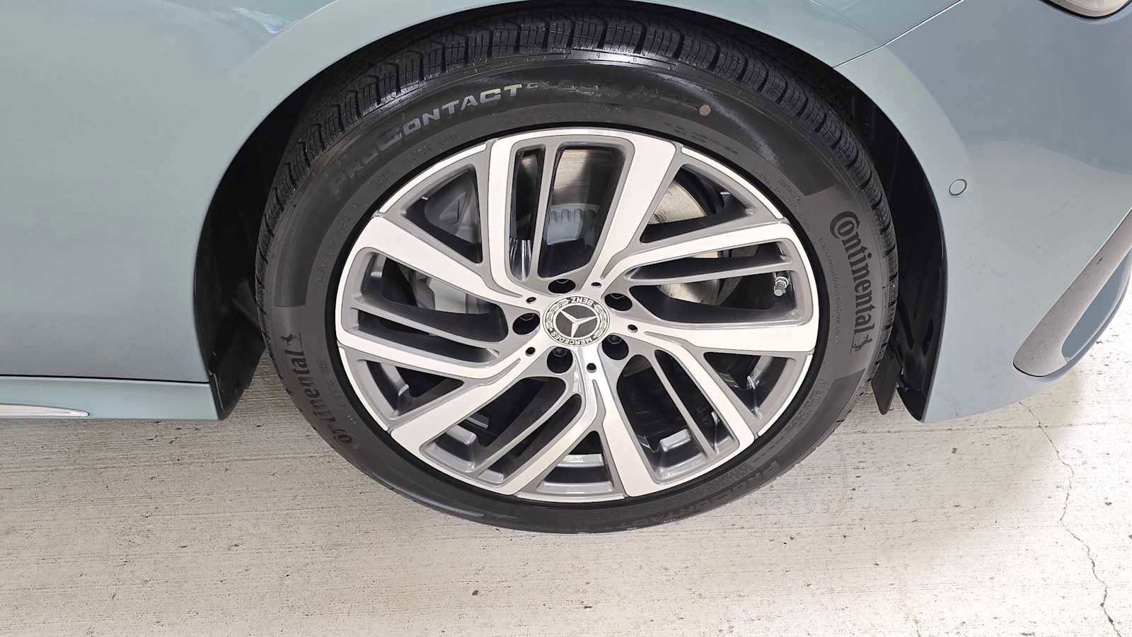 New 2026 Mercedes-Benz E 350 4MATIC Sedan image 9