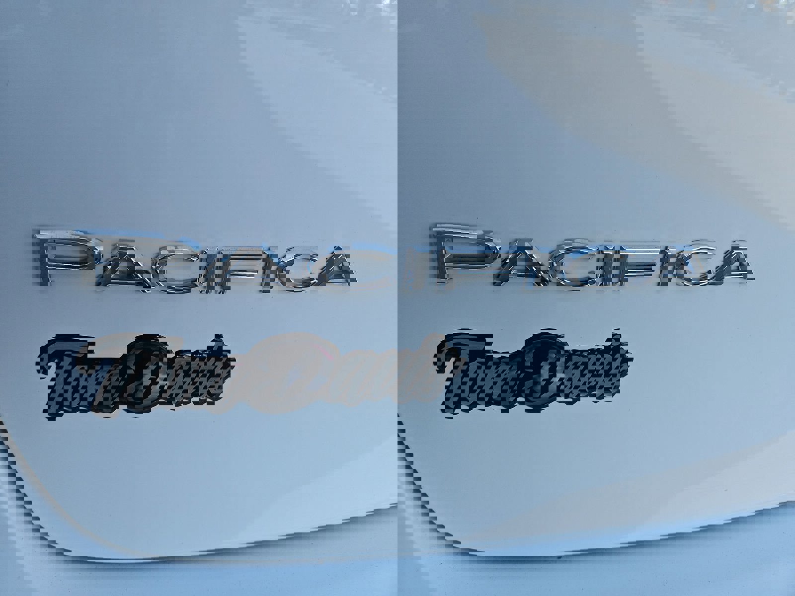 Used 2025 Chrysler Pacifica Select image 25