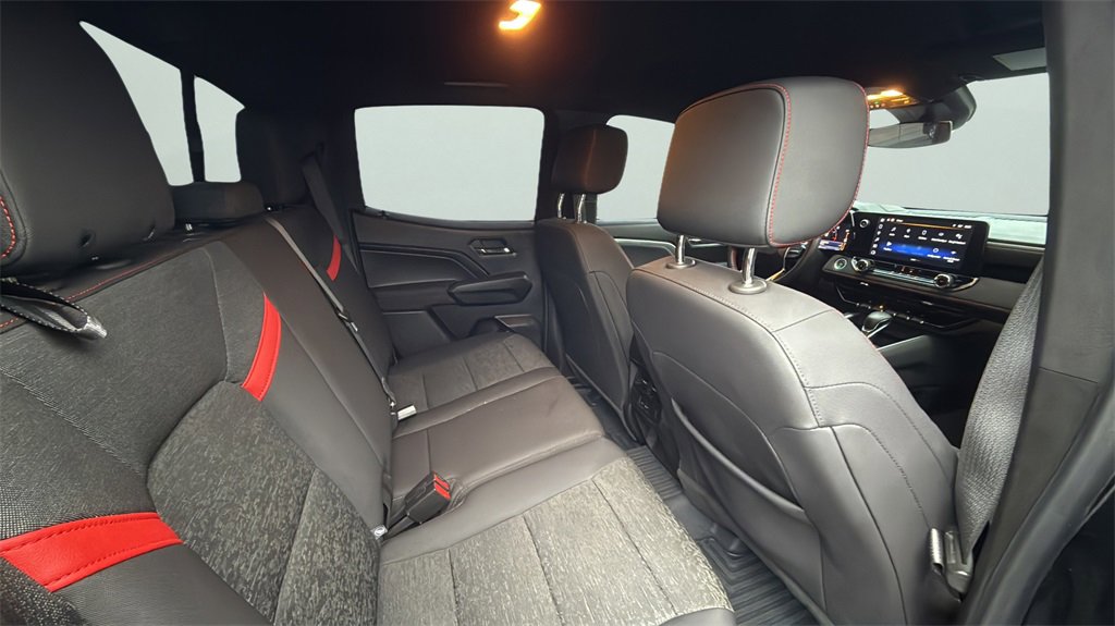 Used 2023 Chevrolet Colorado Z71 image 13