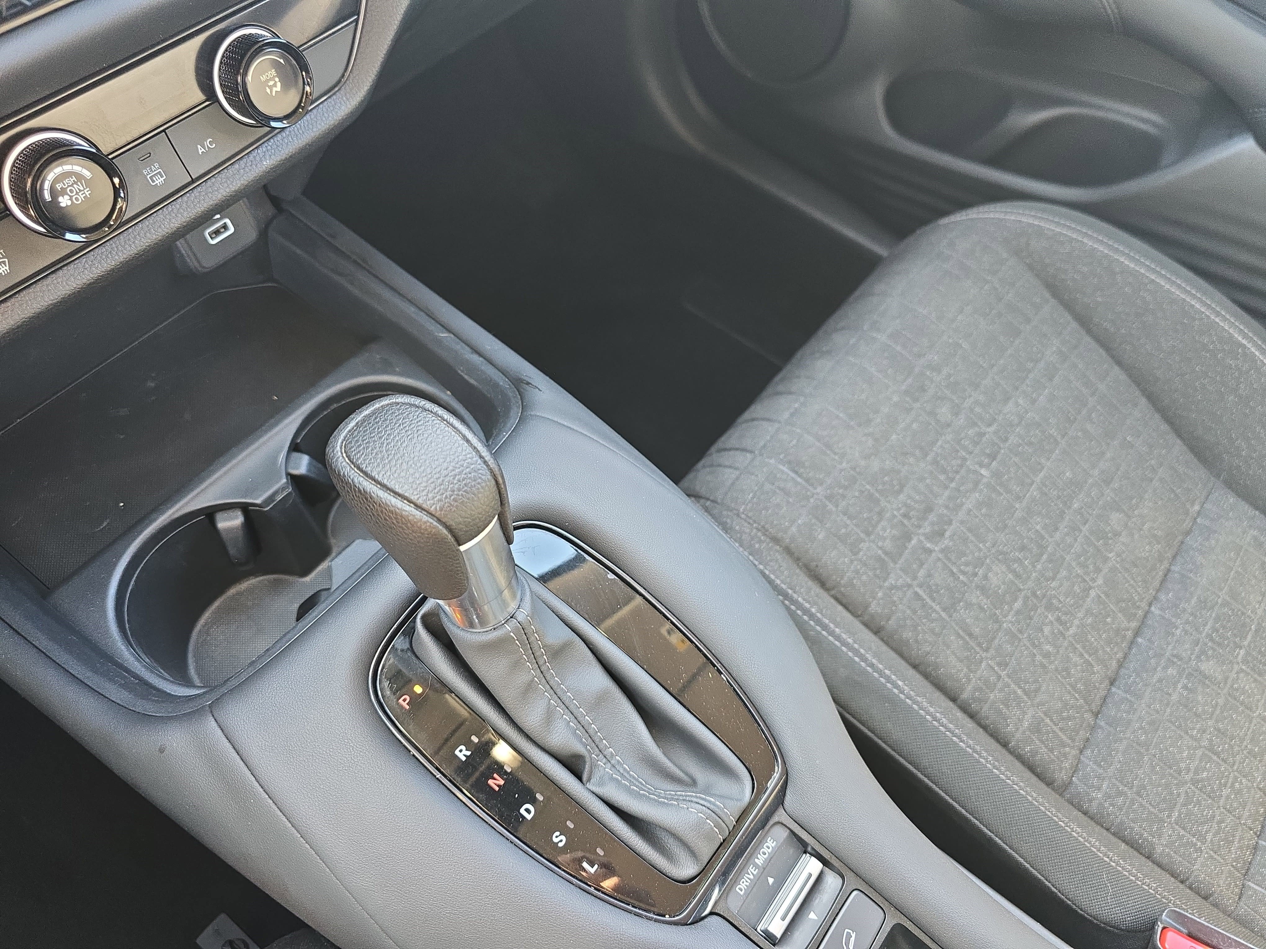 Used 2023 Honda HR-V LX image 25