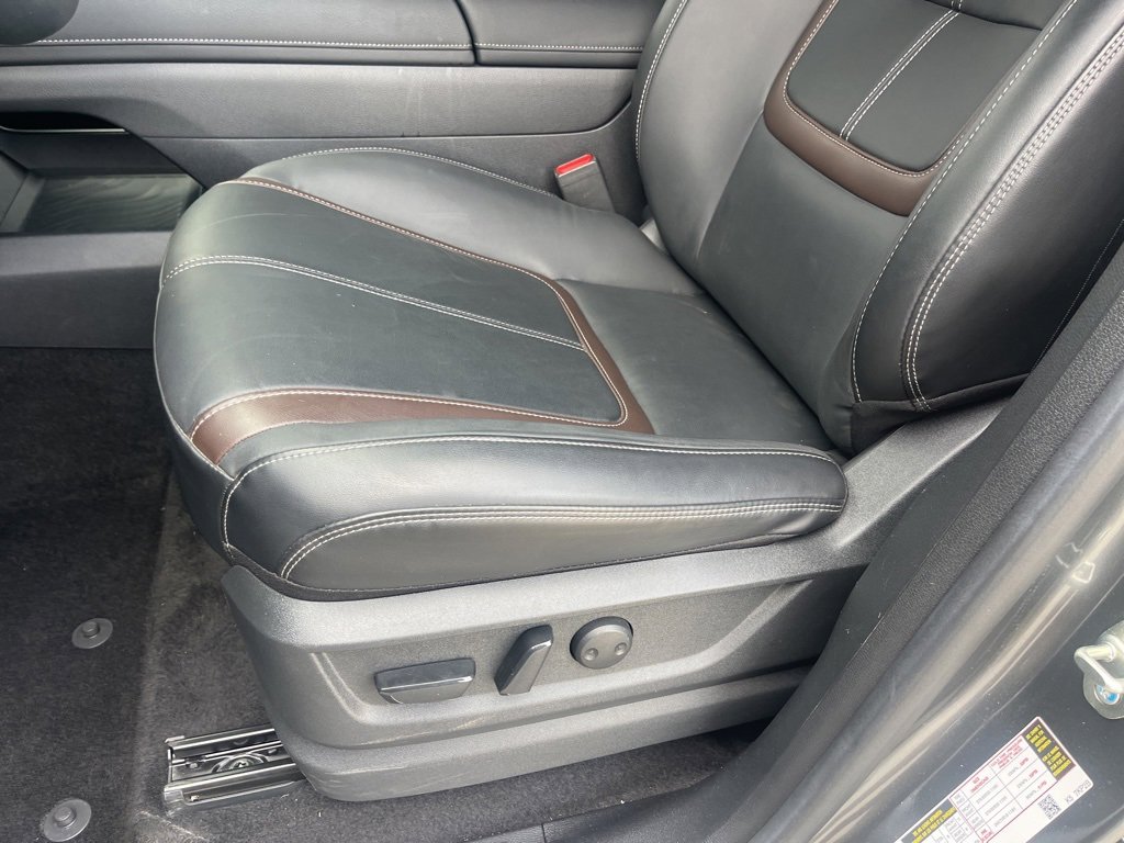 Used 2025 Nissan Armada SL image 7