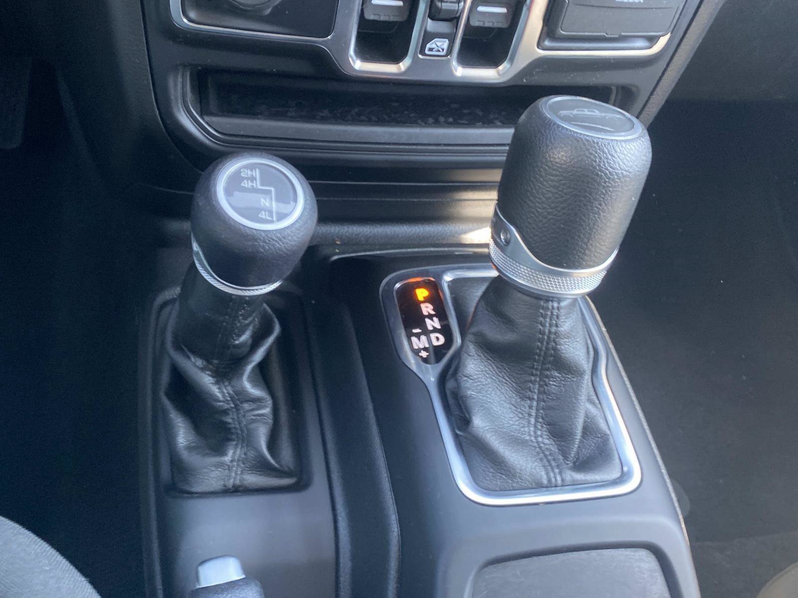 Used 2022 Jeep Gladiator Sport AWD/4WD image 32