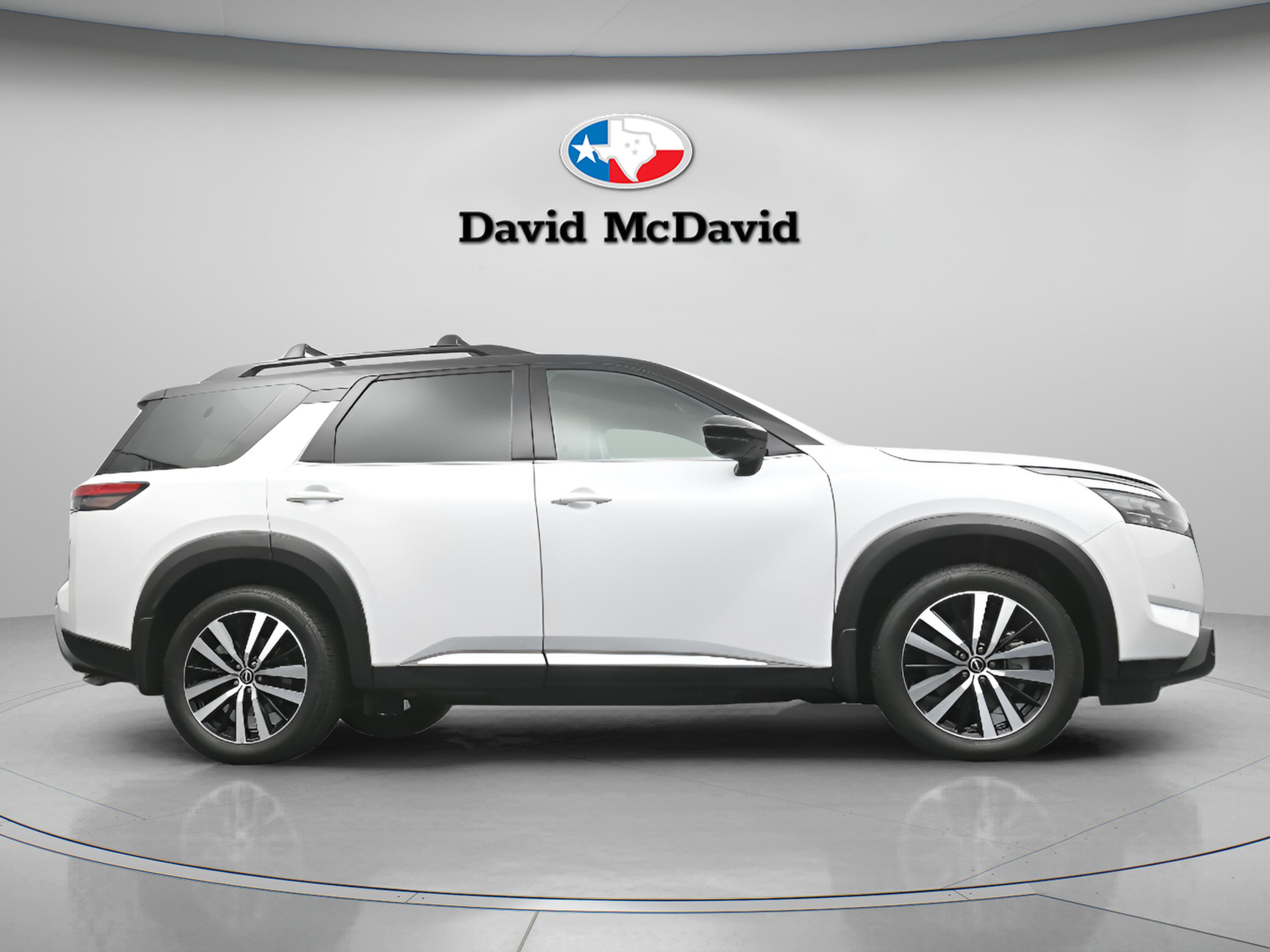 Used 2025 Nissan Pathfinder Platinum w/ Cargo Package AWD/4WD image 37