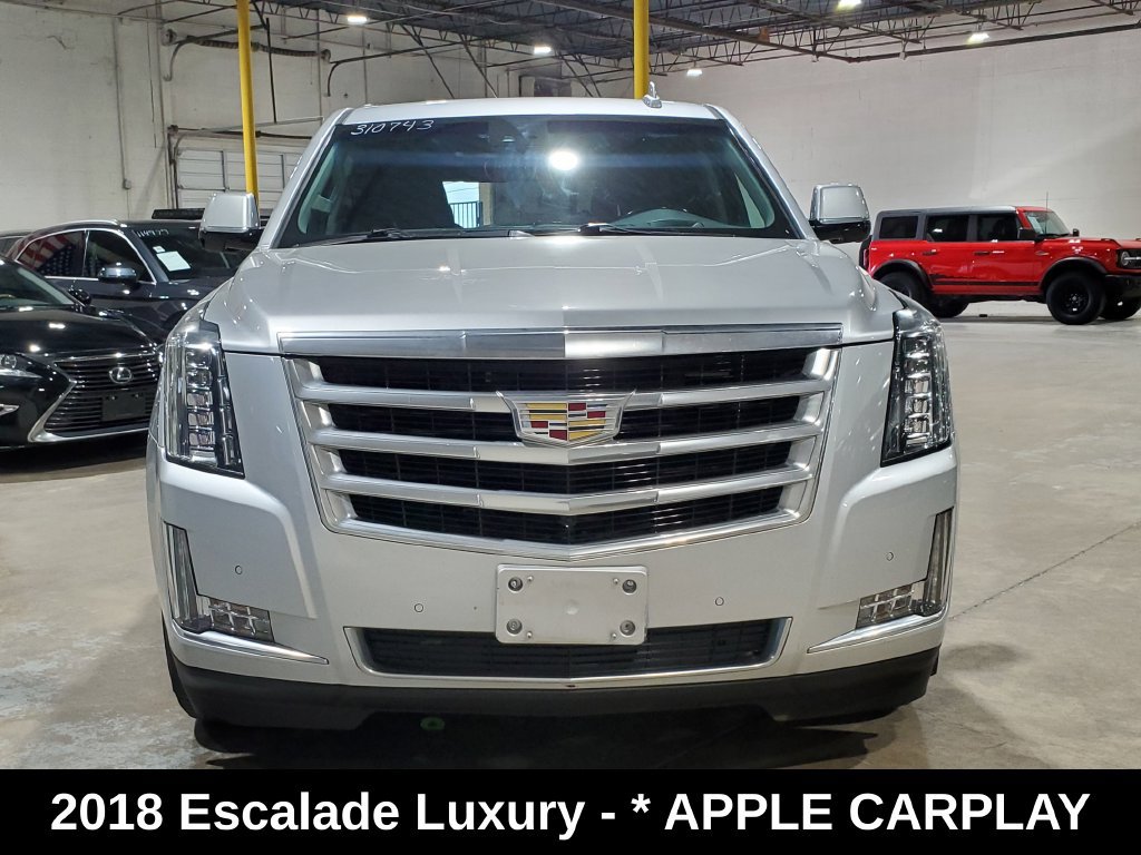 Used 2018 Cadillac Escalade Luxury RWD image 2