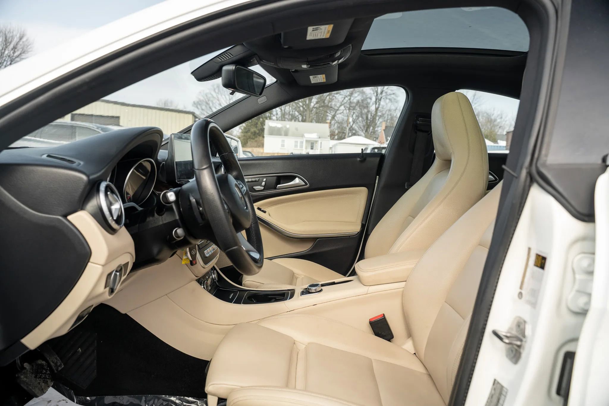 Used 2018 Mercedes-Benz CLA 250 4MATIC image 7