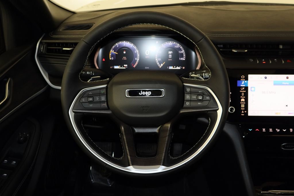 New 2026 Jeep Grand Cherokee Laredo image 7