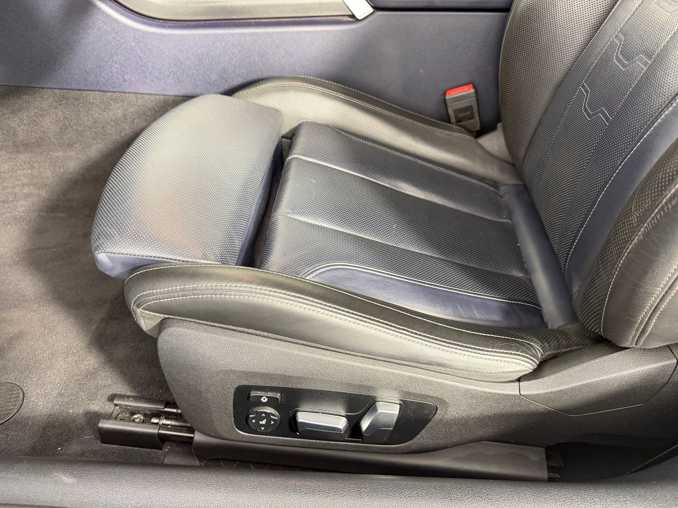 Used 2019 BMW M850i xDrive Coupe w/ Comfort Seating Package image 13