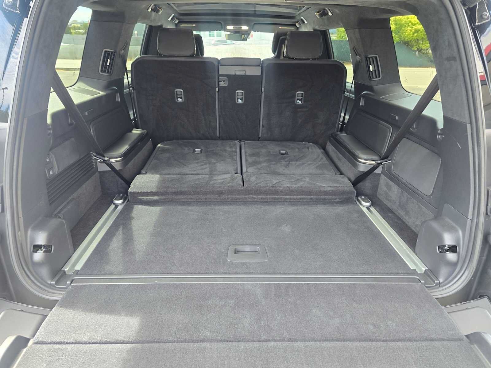 Used 2024 Rivian R1S Adventure AWD/4WD image 14