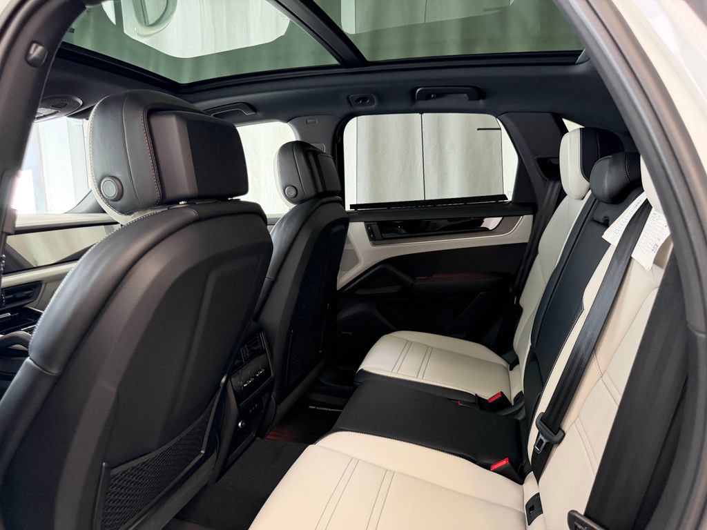 New 2026 Porsche Cayenne S AWD/4WD image 24