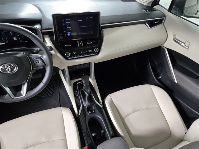 Used 2024 Toyota Corolla Cross XLE image 18