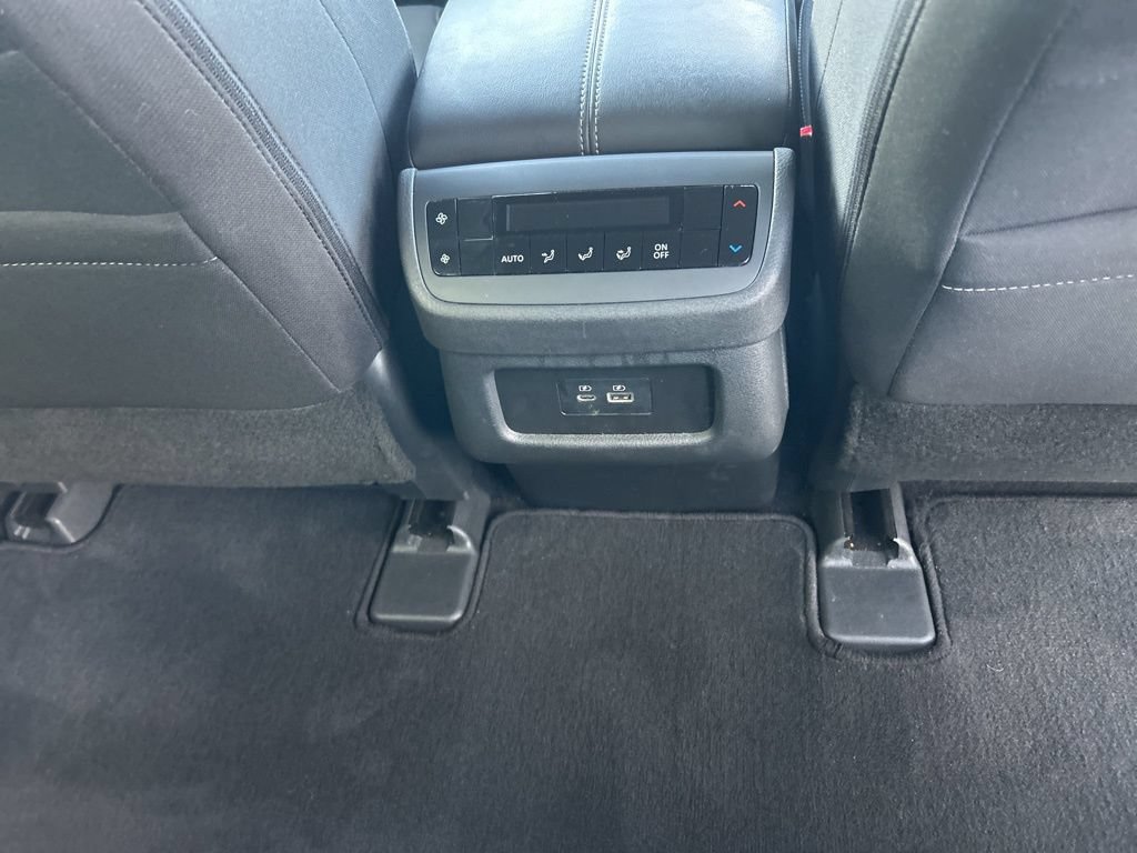 Used 2025 Nissan Pathfinder SV FWD image 28
