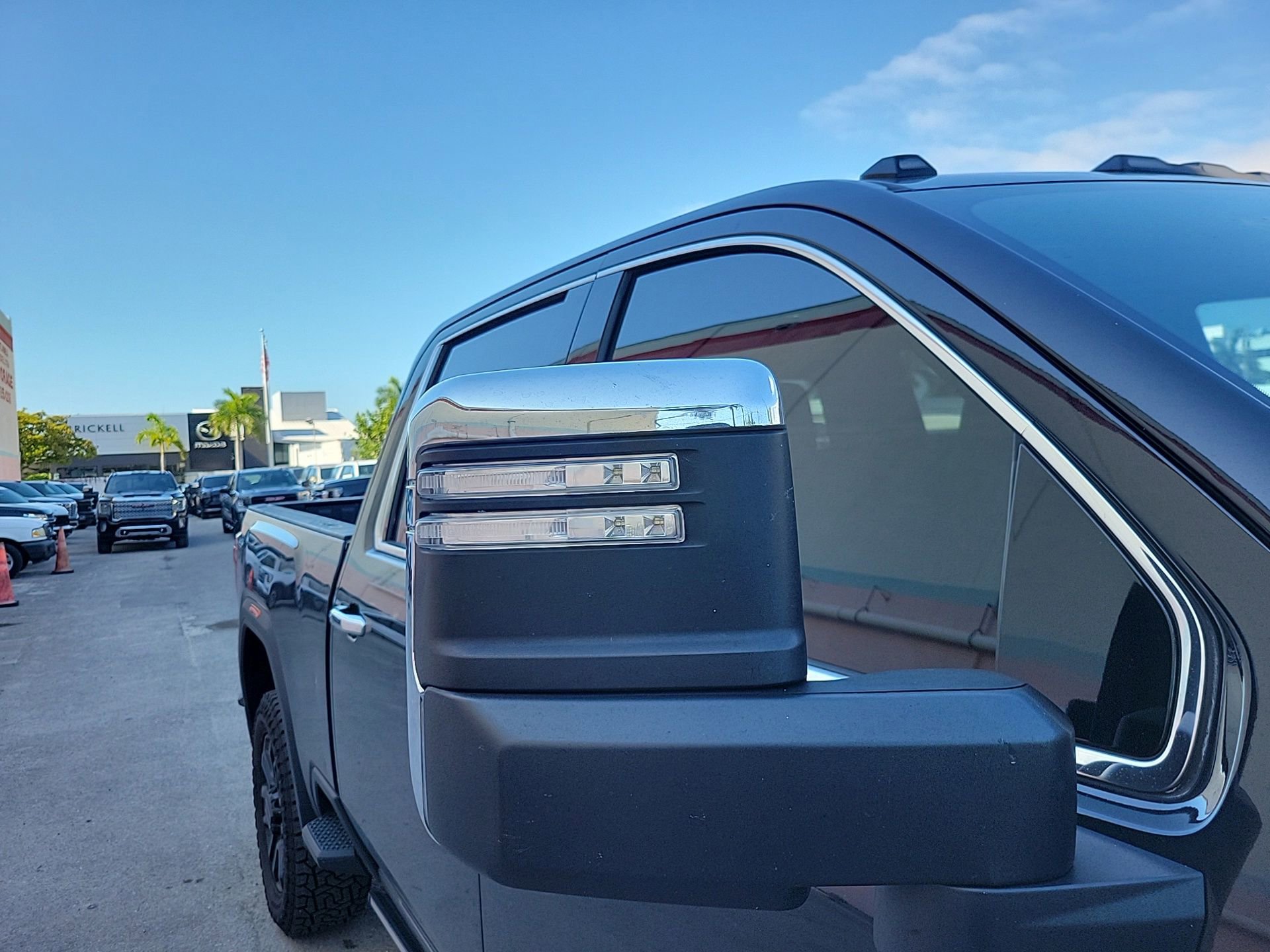 Used 2022 GMC Sierra 2500 Denali w/ Denali Black Diamond Edition AWD/4WD image 7