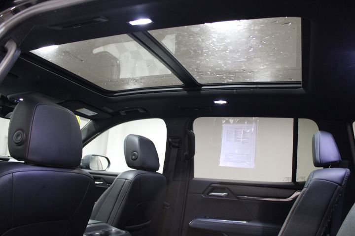 Certified 2024 GMC Acadia AT4 w/ Luxury Package image 2