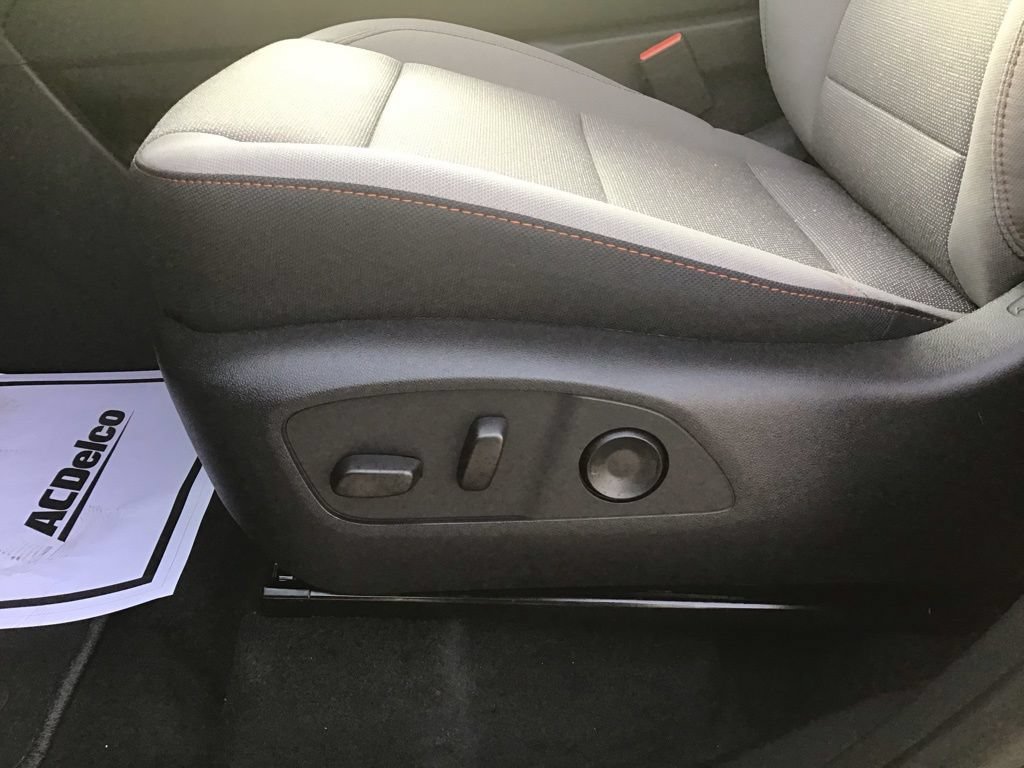 New 2026 Chevrolet Traverse LT w/ Driver Confidence Package FWD image 34