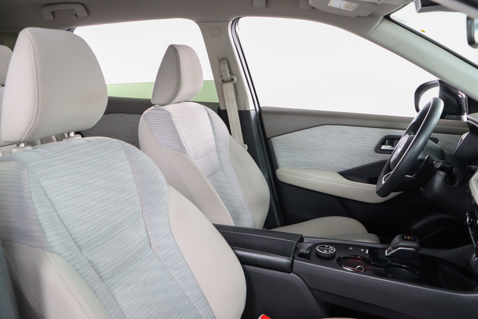 Used 2023 Nissan Rogue SV image 26