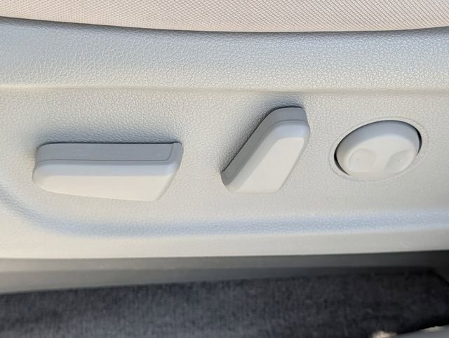 Used 2019 Kia Sedona LX FWD image 22