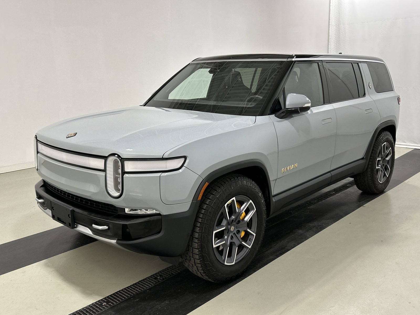 Used 2023 Rivian R1S Adventure