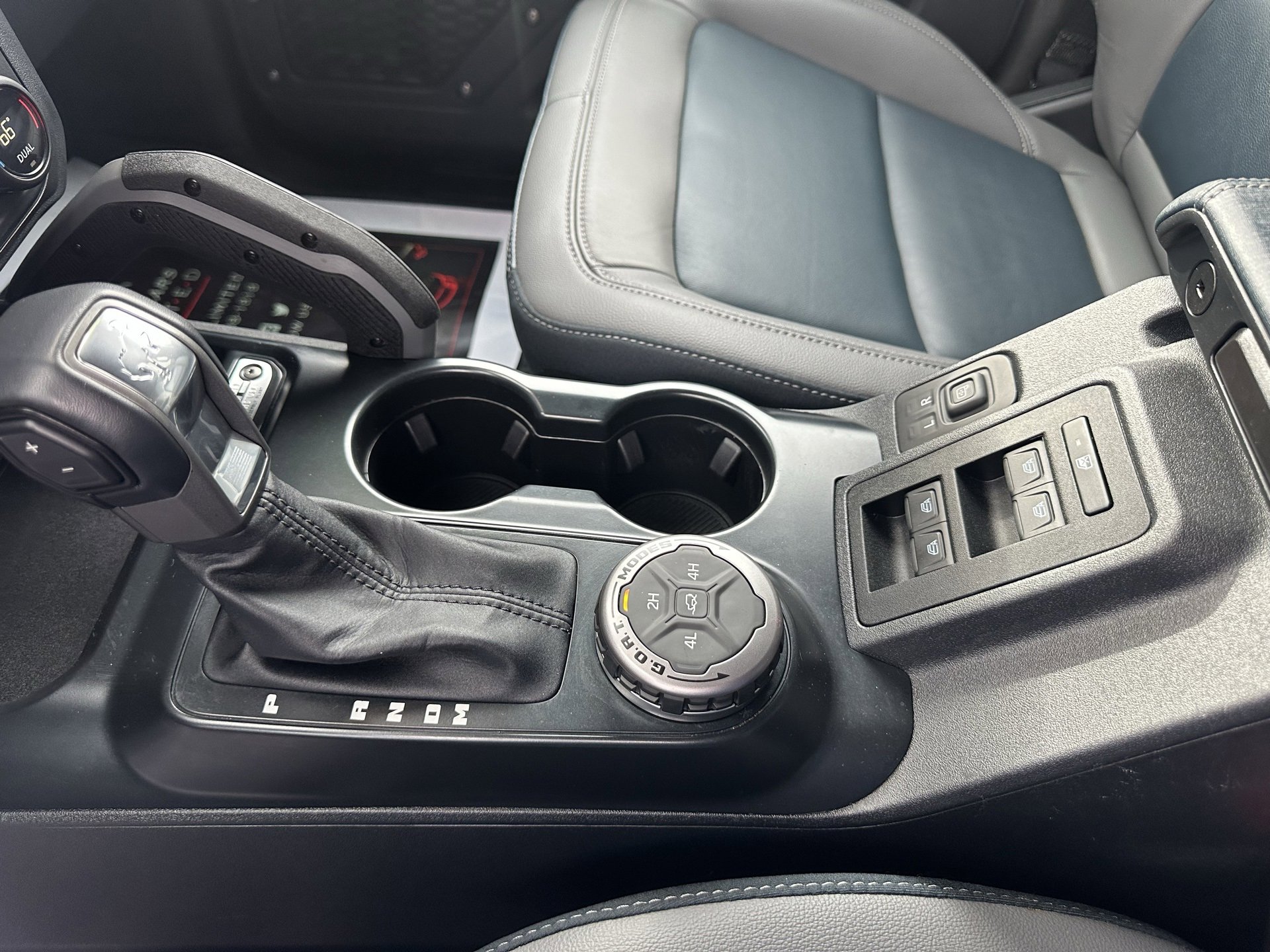 Used 2024 Ford Bronco Outer Banks image 9