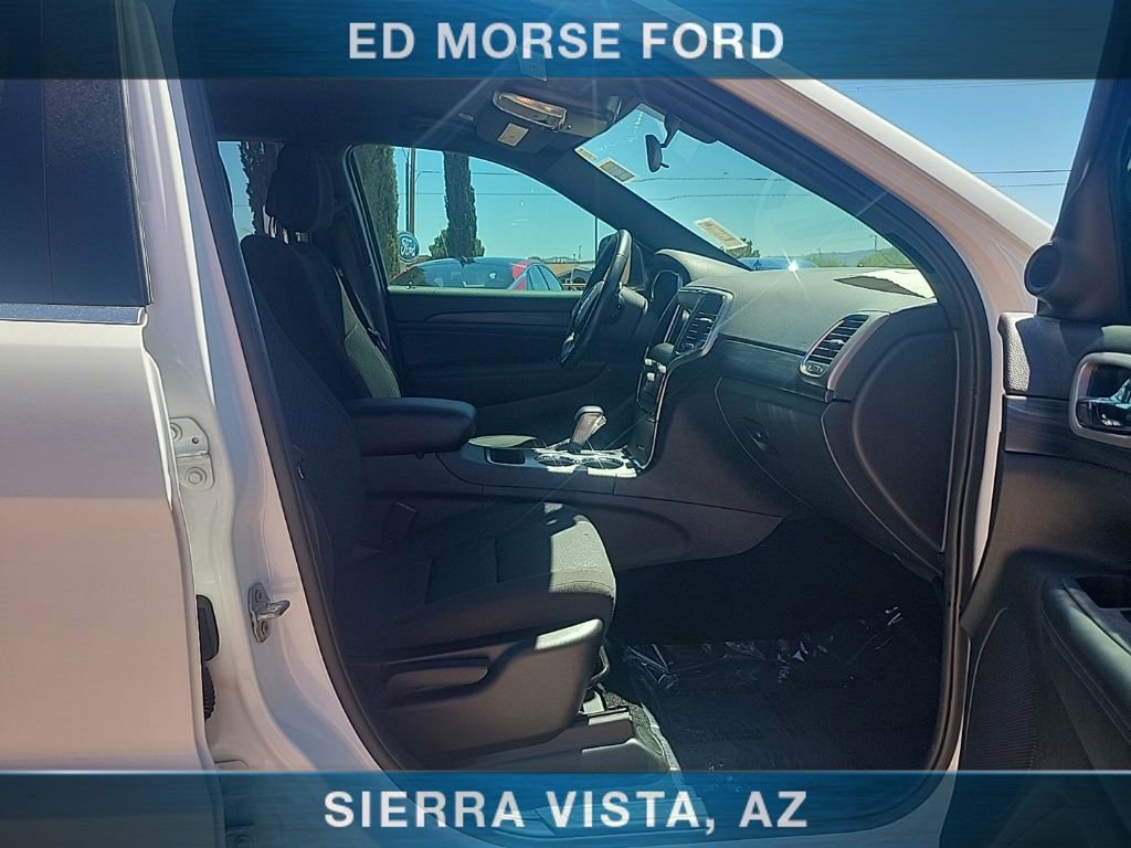 Used 2020 Jeep Grand Cherokee Laredo AWD/4WD image 15