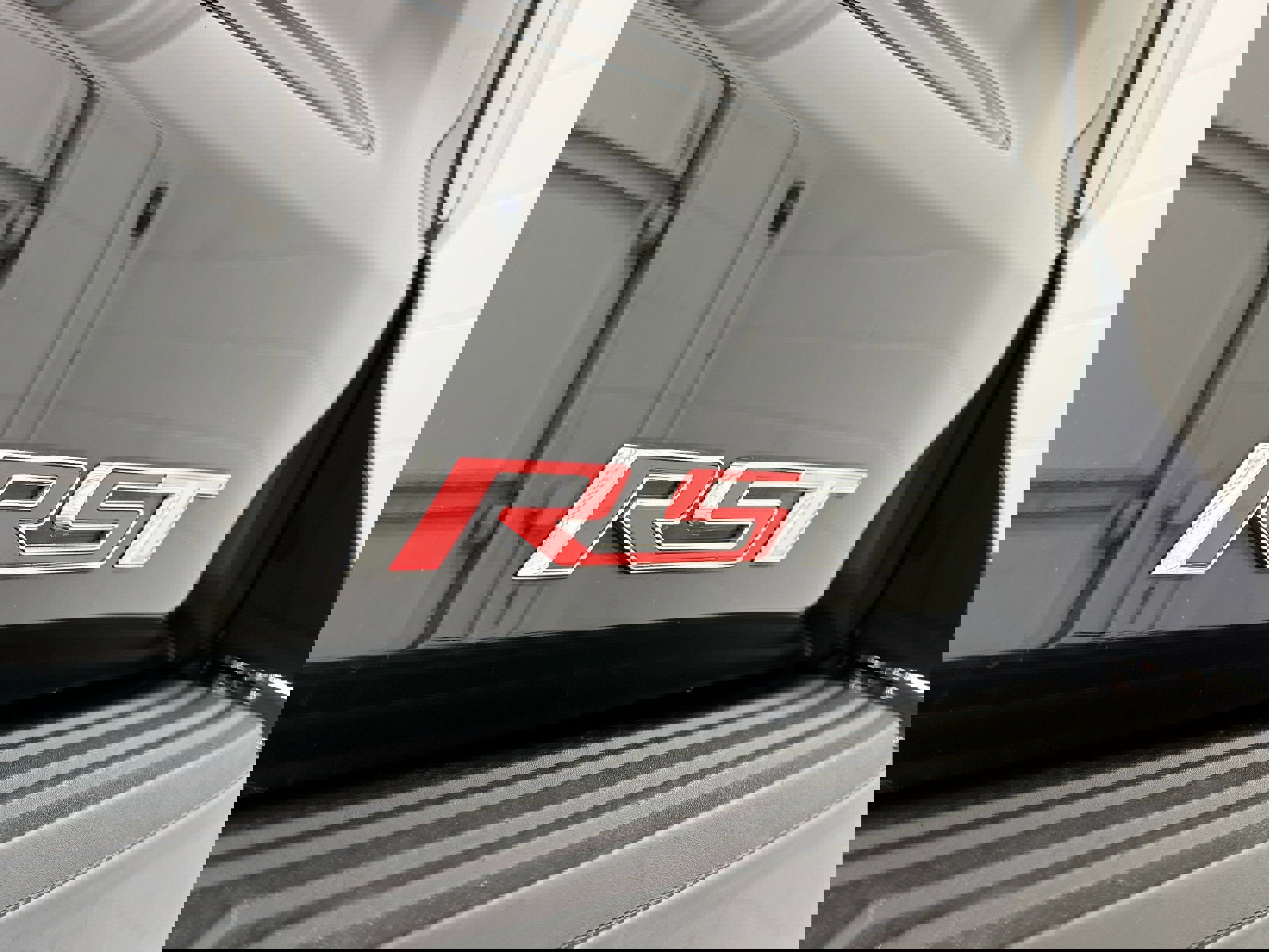 Used 2024 Chevrolet Suburban RST w/ Luxury Package image 10