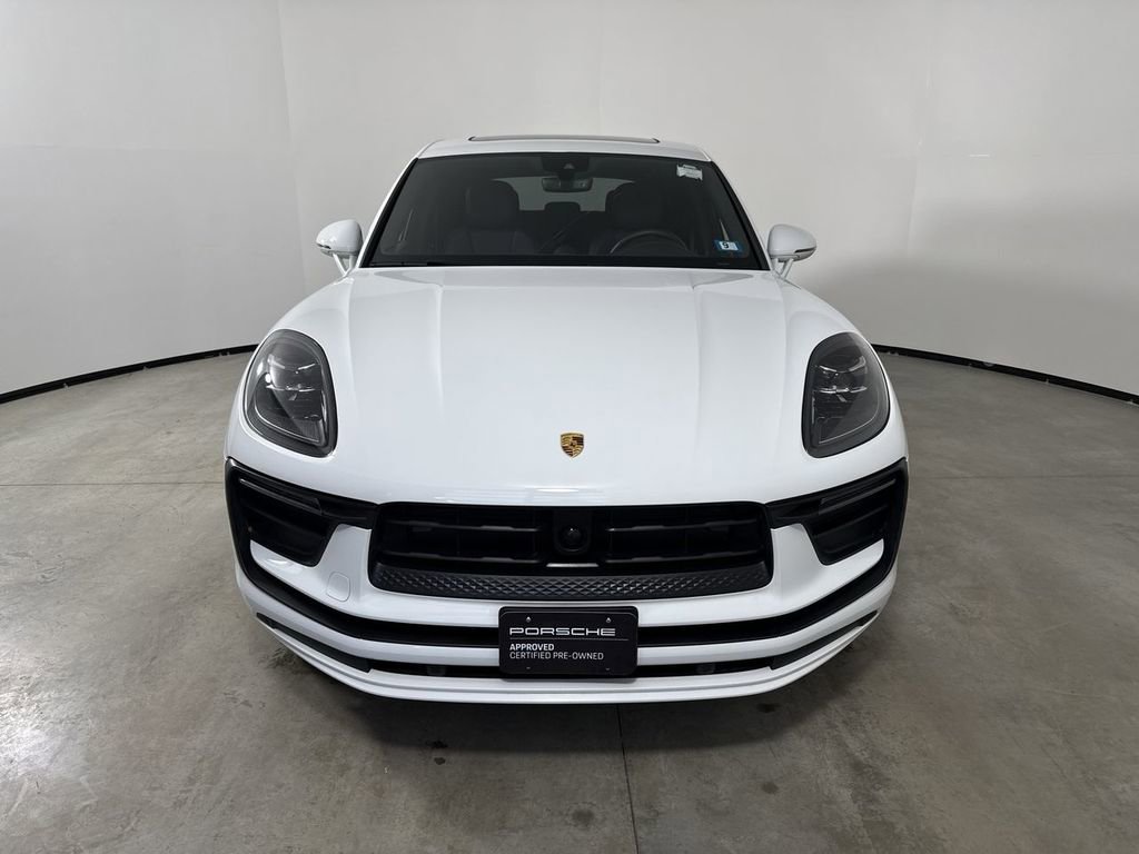 Certified 2025 Porsche Macan image 10