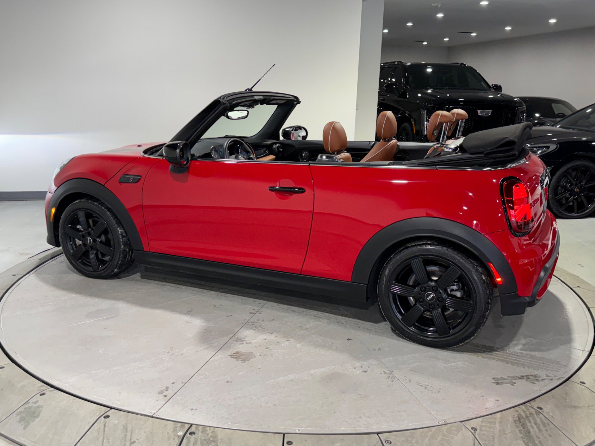 Used 2023 MINI Cooper S w/ Signature Upholstery Package image 12