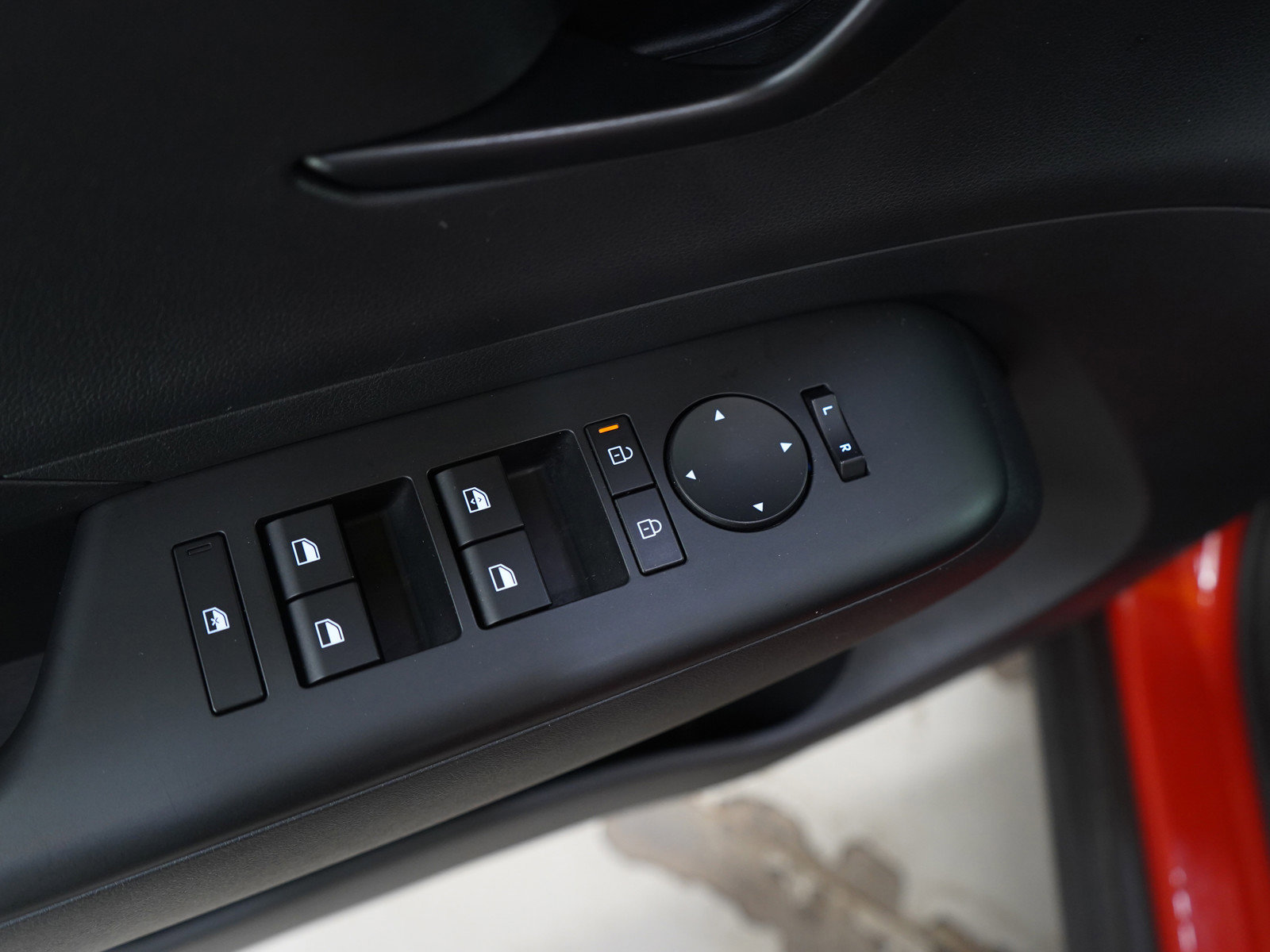 Used 2025 Hyundai Kona SEL image 21