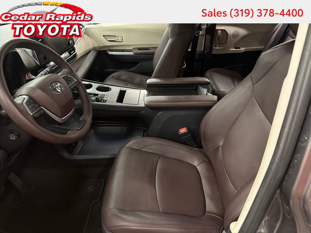 Certified 2021 Toyota Sienna Platinum image 11