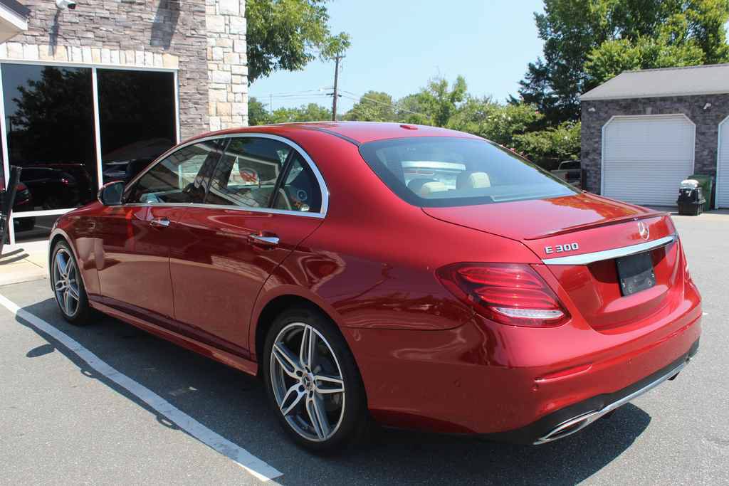 Used 2019 Mercedes-Benz E 300 image 9