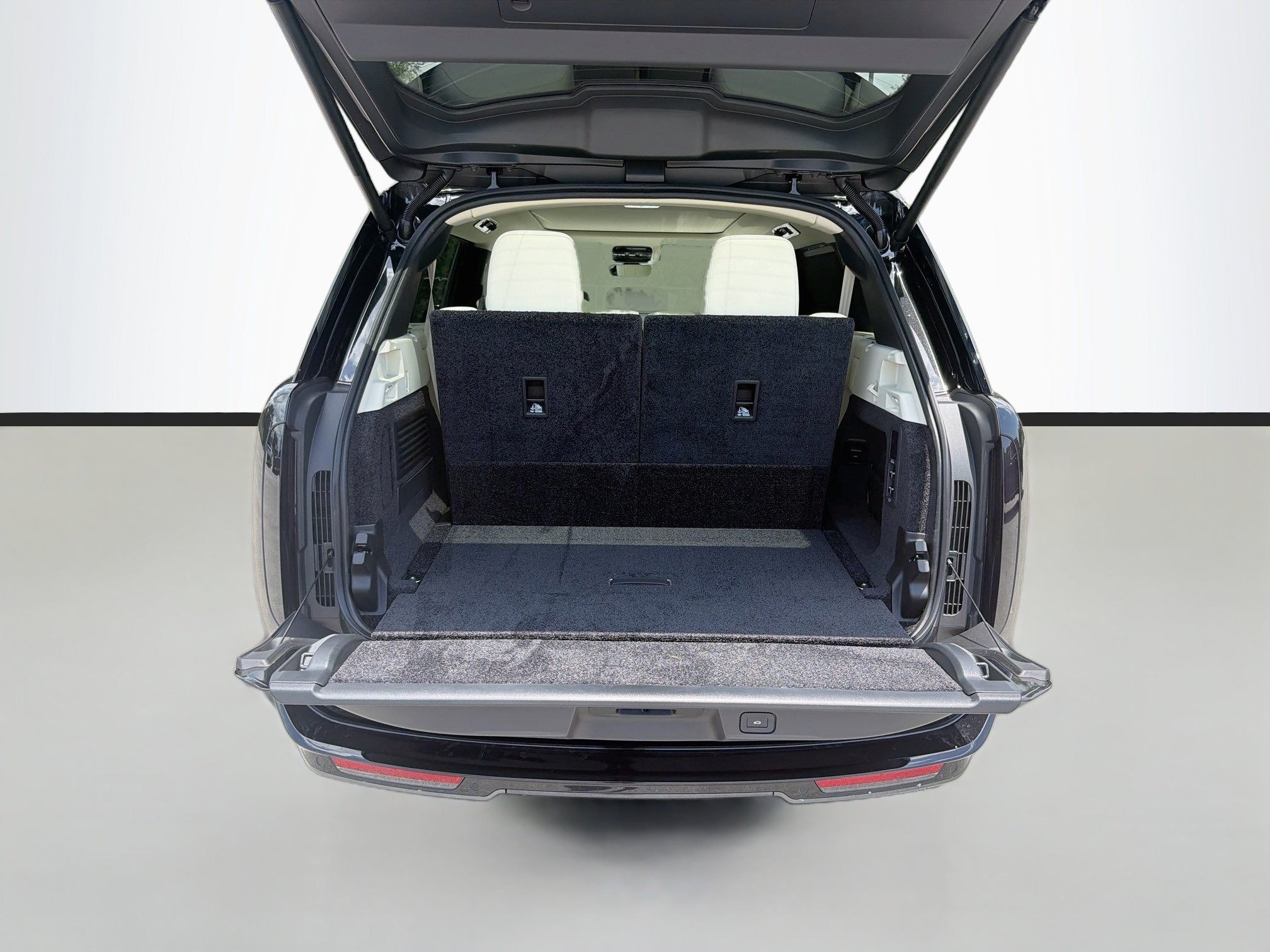 New 2026 Land Rover Range Rover Long Wheelbase SE AWD/4WD image 12