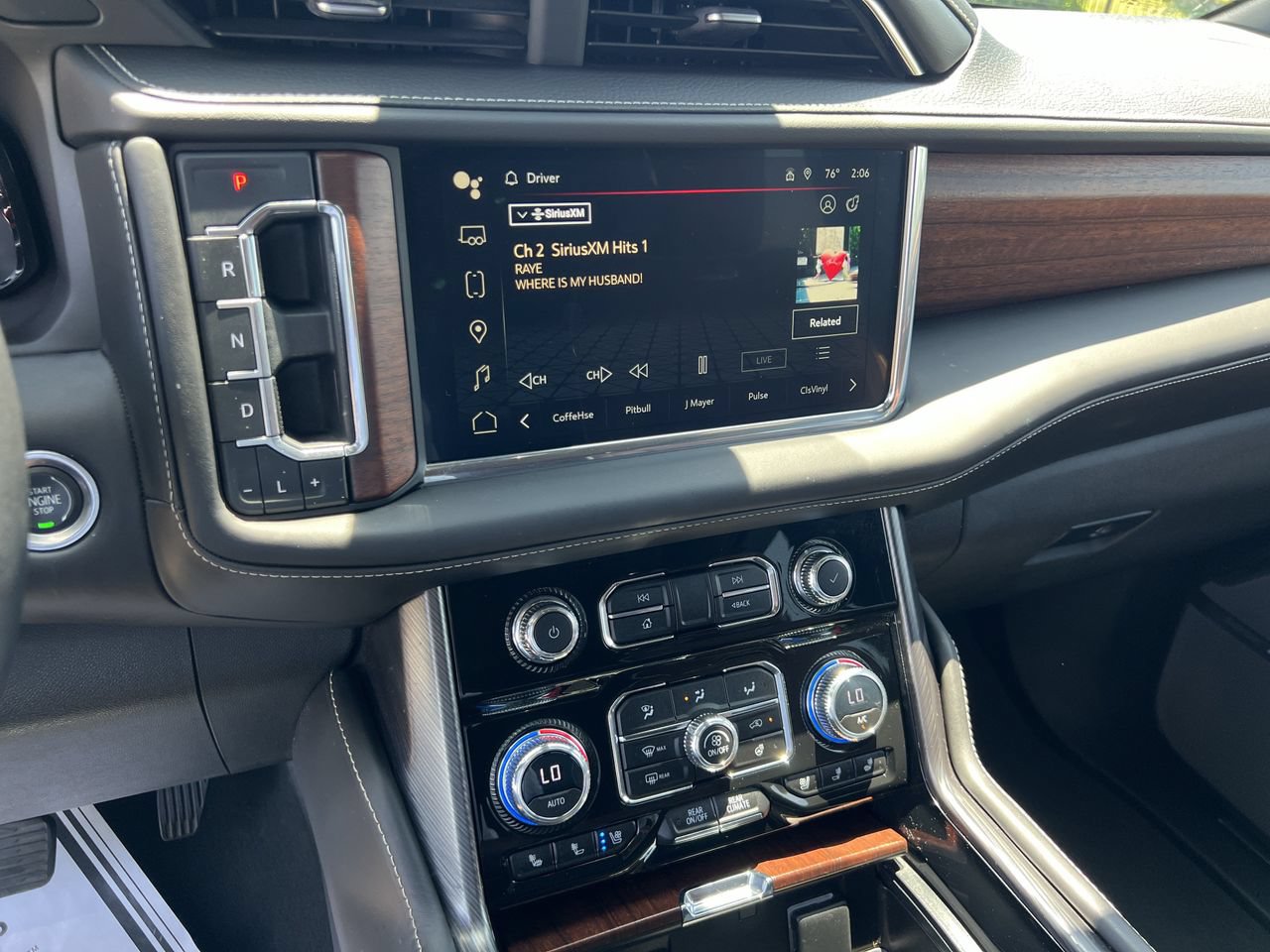 Used 2023 GMC Yukon Denali Ultimate AWD/4WD image 13