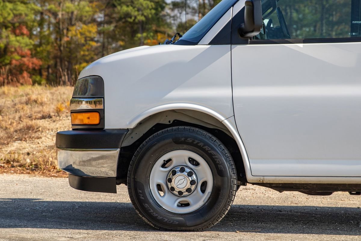 Used 2017 Chevrolet Express 3500 LT w/ LT Preferred Equipment Group image 9