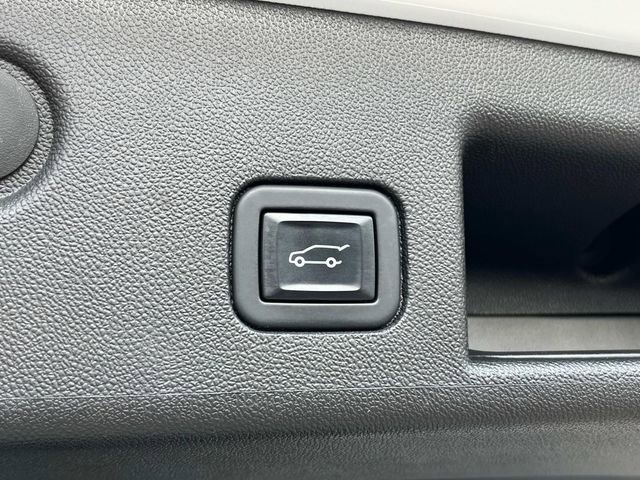 Certified 2022 Chevrolet Equinox RS w/ LPO, Floor Liner Package image 7