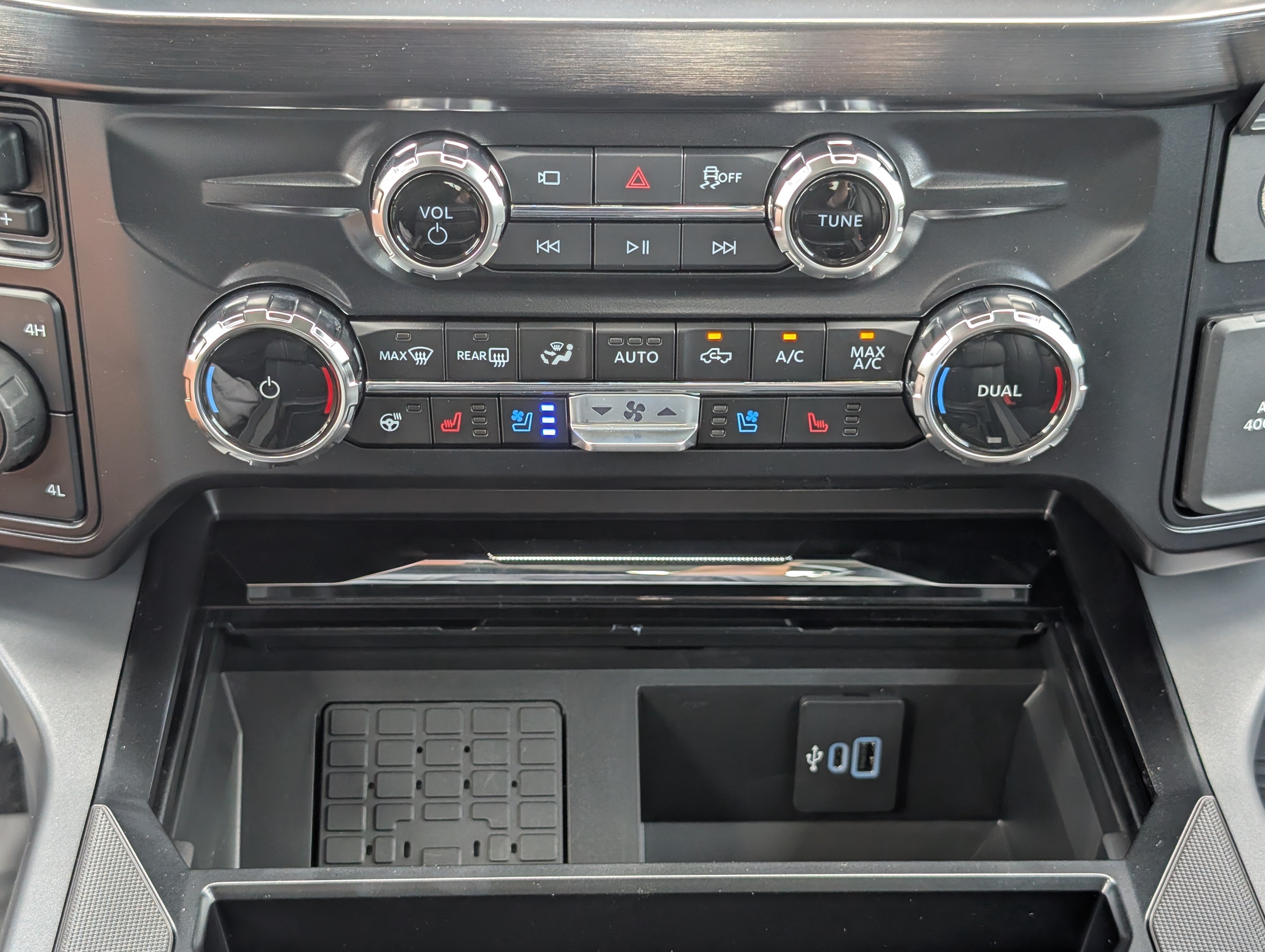 New 2026 Ford F250 Lariat w/ Black Appearance Package AWD/4WD image 21