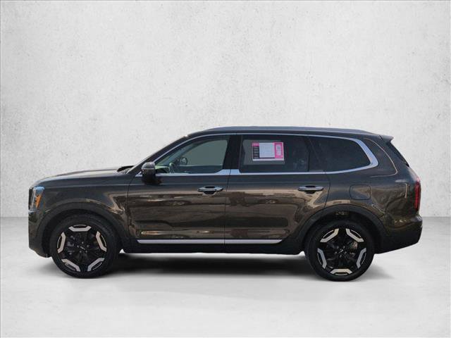 Used 2025 Kia Telluride S image 9