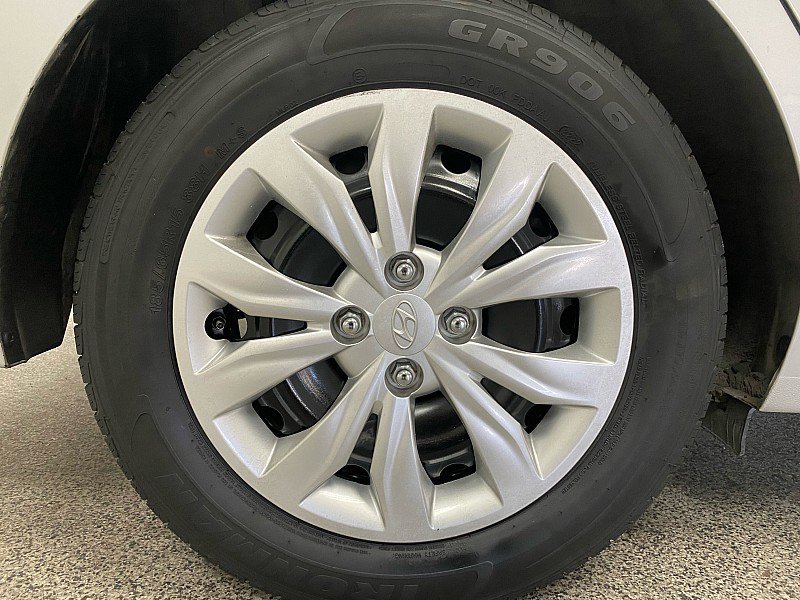 Used 2020 Hyundai Accent SE image 25