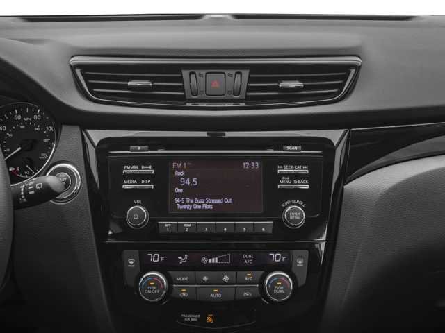 Used 2017 Nissan Rogue Sport SV w/ SV Premium Package image 7